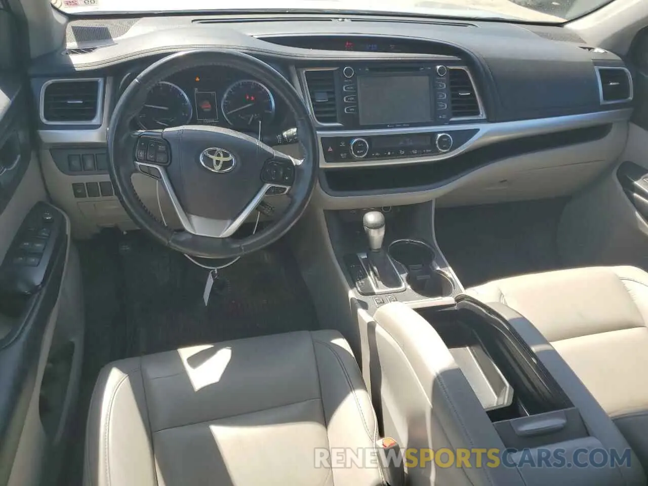 8 Фотография поврежденного автомобиля 5TDJZRFH7KS596848 TOYOTA HIGHLANDER 2019