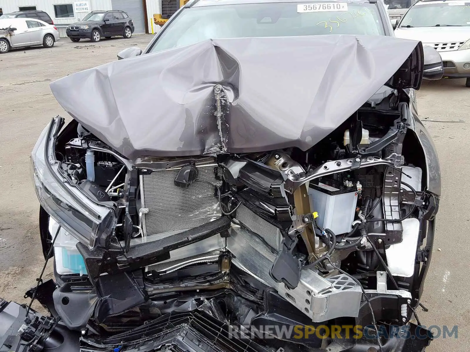 7 Photograph of a damaged car 5TDJZRFH7KS610831 TOYOTA HIGHLANDER 2019