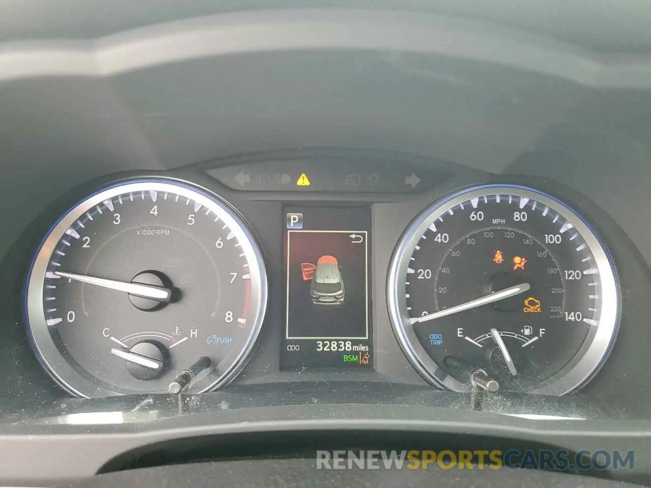 9 Photograph of a damaged car 5TDJZRFH7KS615625 TOYOTA HIGHLANDER 2019
