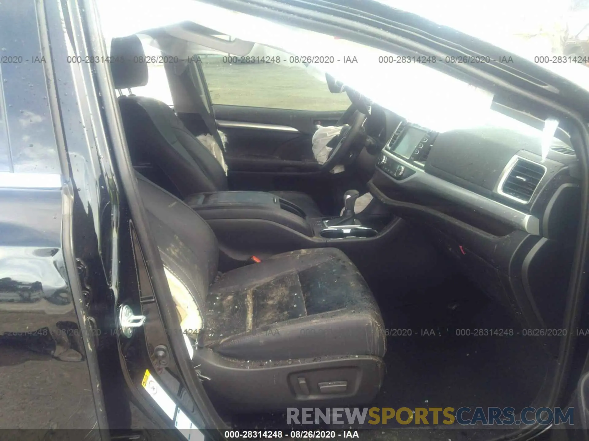 5 Photograph of a damaged car 5TDJZRFH7KS728748 TOYOTA HIGHLANDER 2019