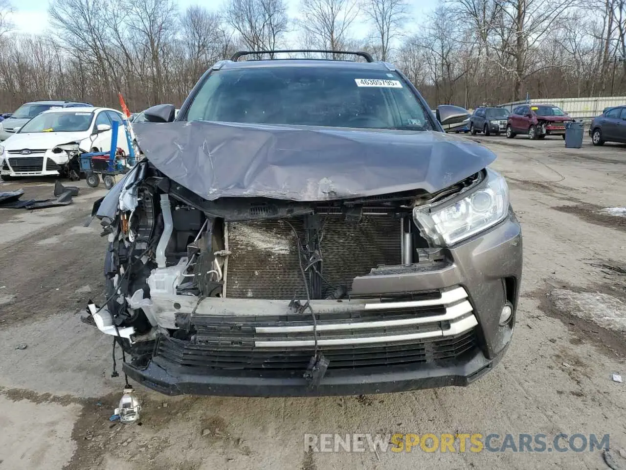 5 Photograph of a damaged car 5TDJZRFH7KS920137 TOYOTA HIGHLANDER 2019