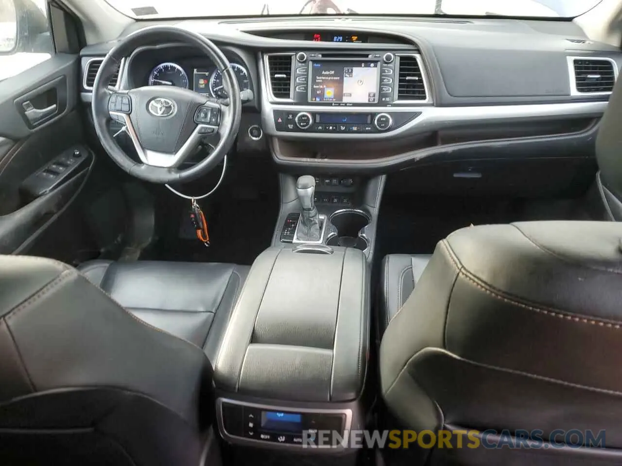 8 Photograph of a damaged car 5TDJZRFH7KS920137 TOYOTA HIGHLANDER 2019