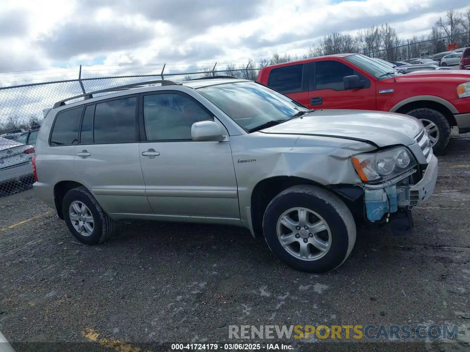 13 Photograph of a damaged car 5TDJZRFH7KS952229 TOYOTA HIGHLANDER 2019