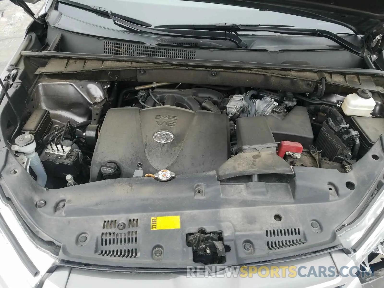7 Photograph of a damaged car 5TDJZRFH8KS578715 TOYOTA HIGHLANDER 2019