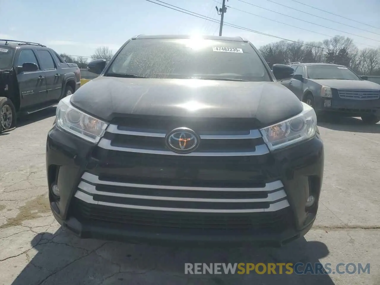 5 Photograph of a damaged car 5TDJZRFH8KS589441 TOYOTA HIGHLANDER 2019