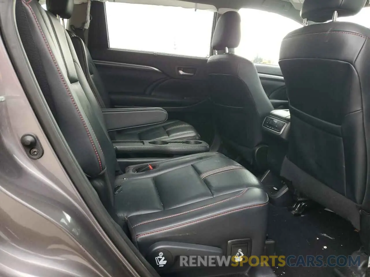 11 Фотография поврежденного автомобиля 5TDJZRFH8KS624673 TOYOTA HIGHLANDER 2019