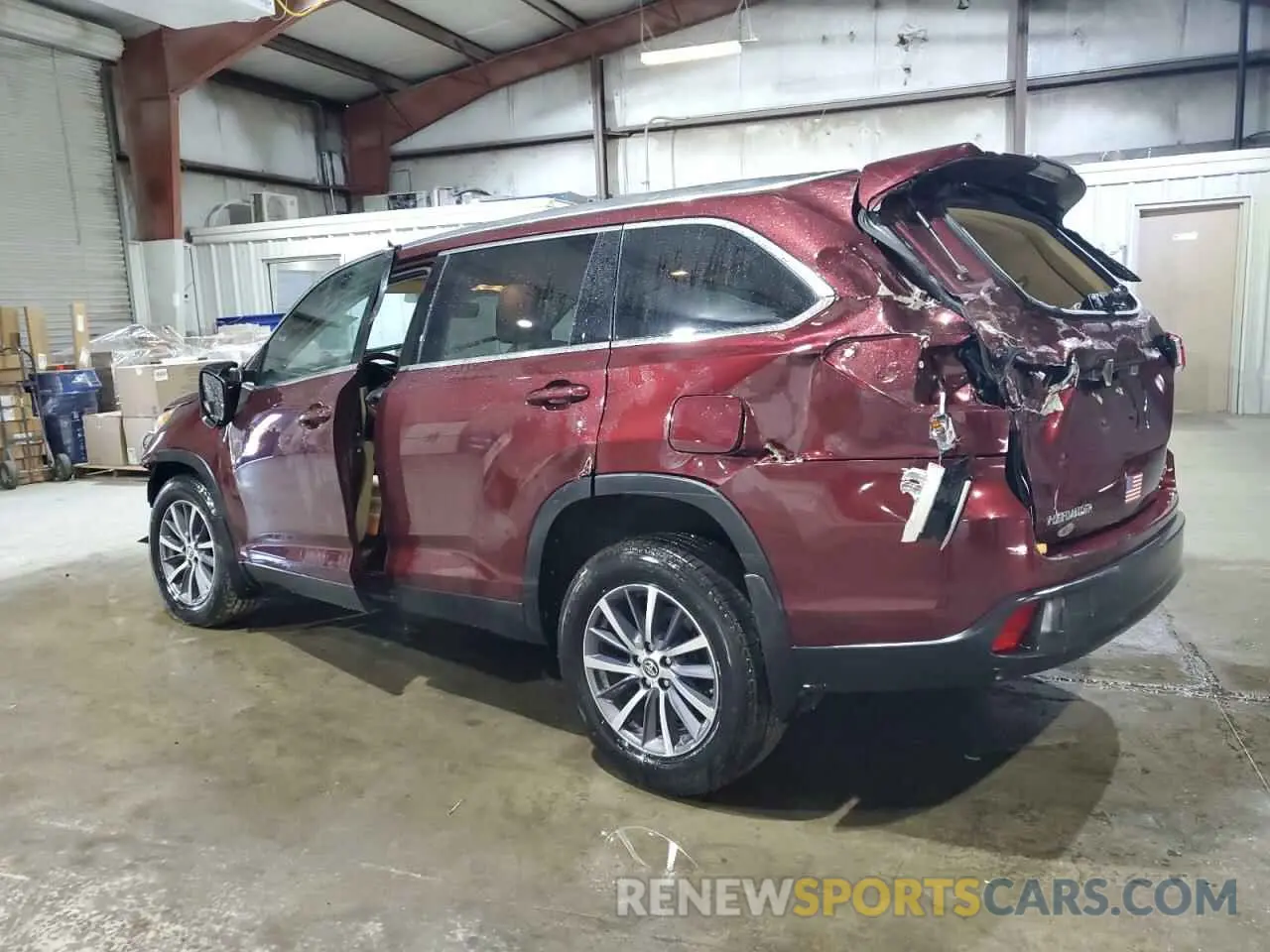 2 Photograph of a damaged car 5TDJZRFH8KS918297 TOYOTA HIGHLANDER 2019