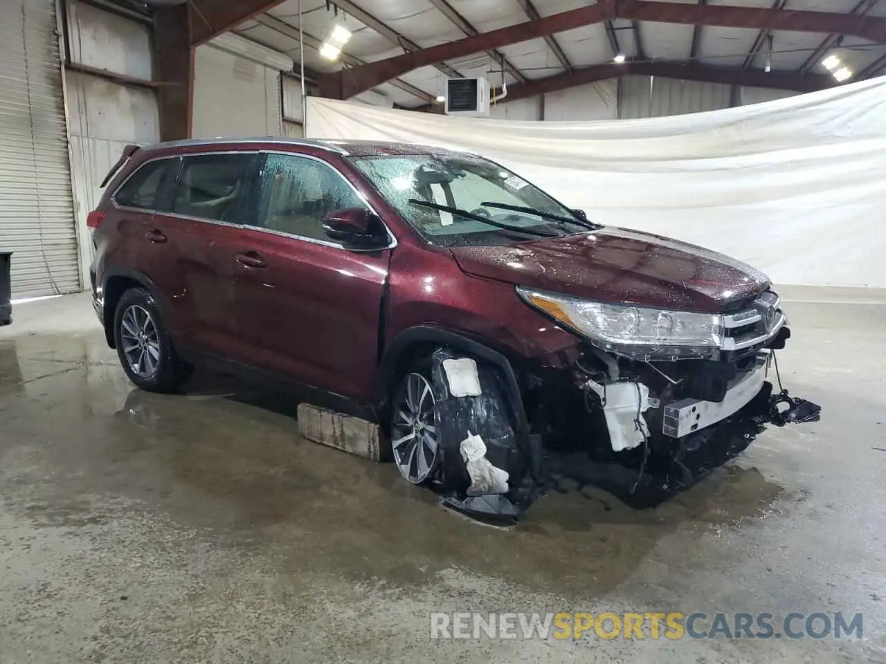 4 Photograph of a damaged car 5TDJZRFH8KS918297 TOYOTA HIGHLANDER 2019