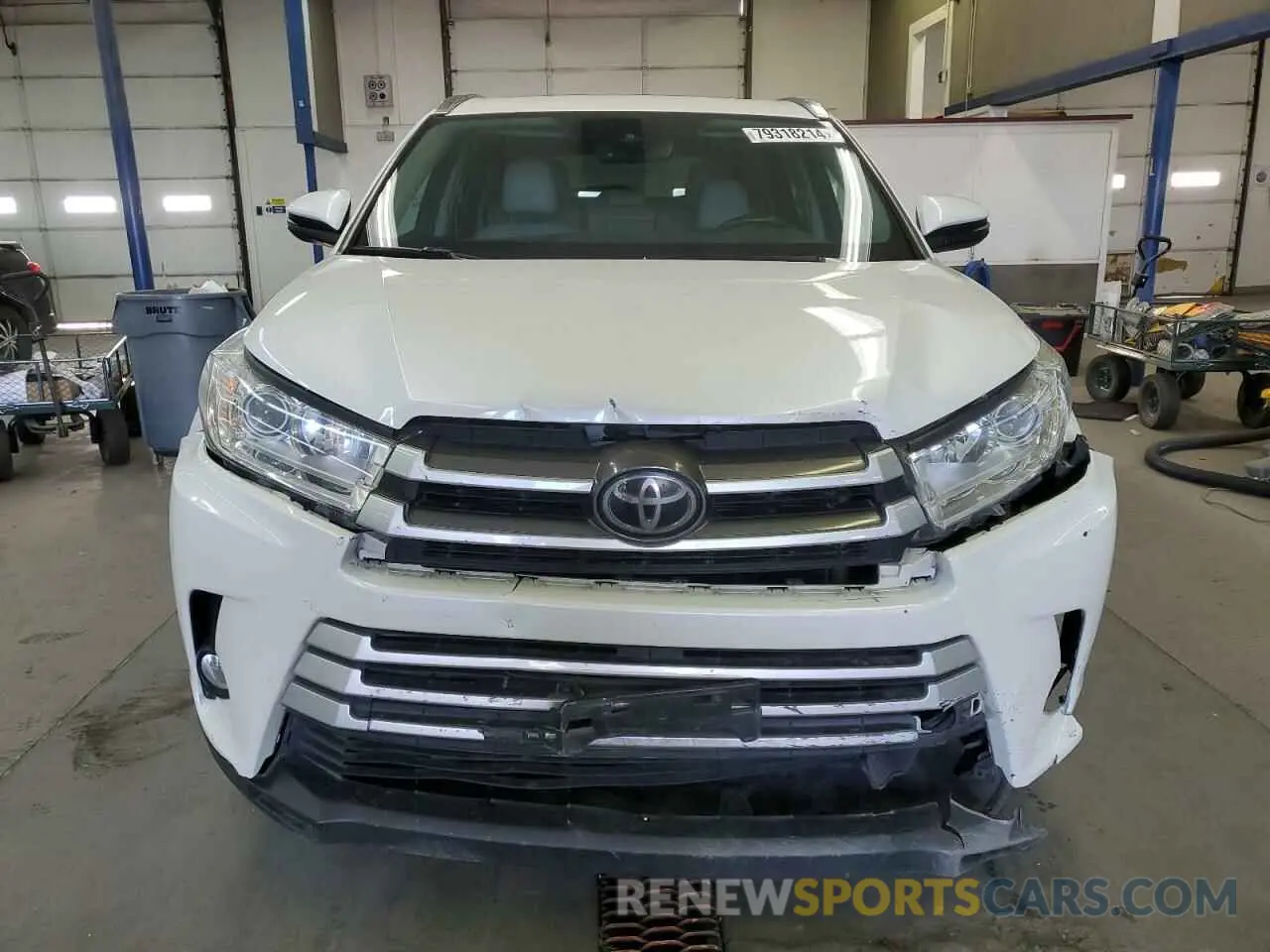 5 Photograph of a damaged car 5TDJZRFH8KS919840 TOYOTA HIGHLANDER 2019