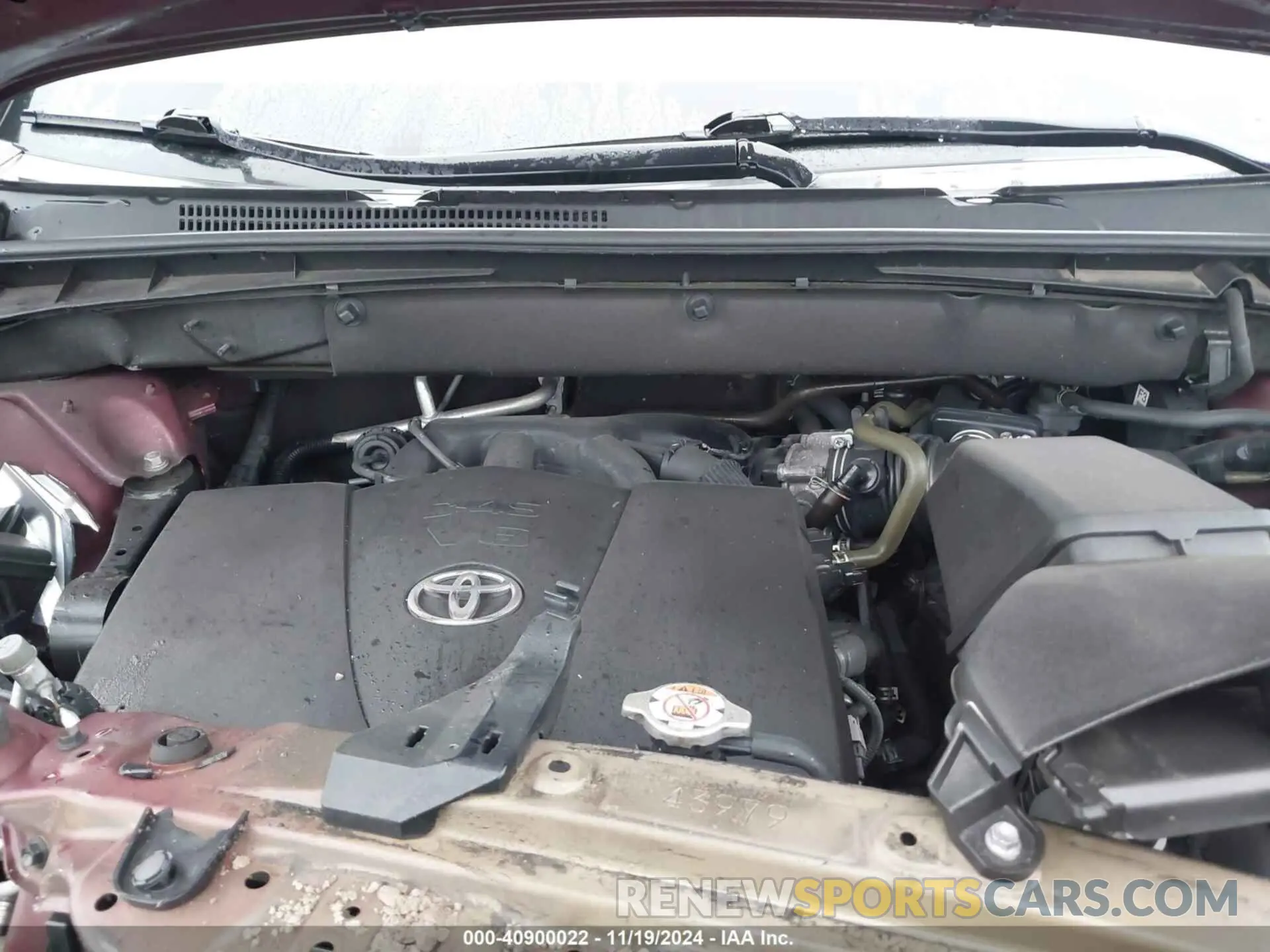 10 Photograph of a damaged car 5TDJZRFH8KS958539 TOYOTA HIGHLANDER 2019