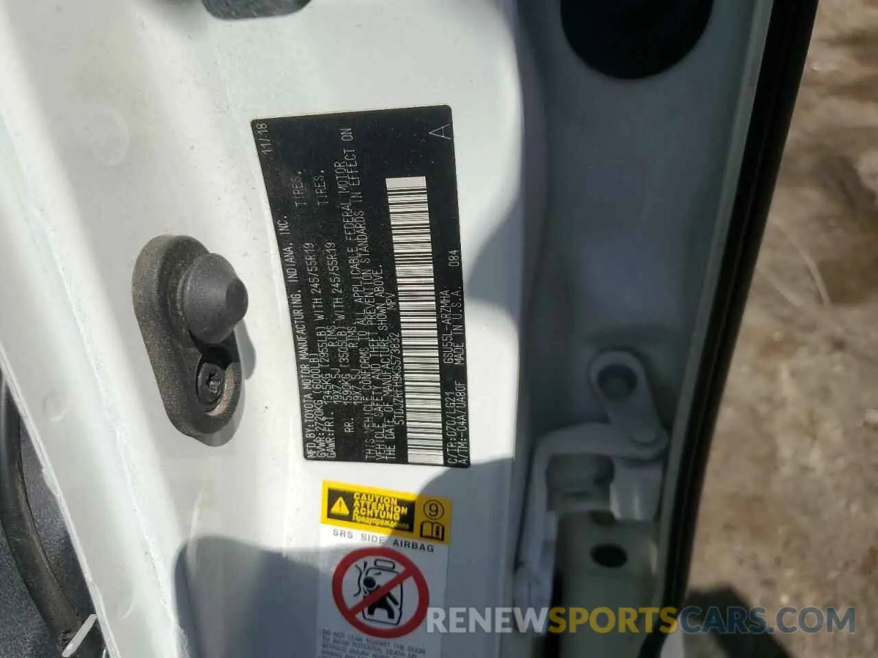 13 Photograph of a damaged car 5TDJZRFH9KS573832 TOYOTA HIGHLANDER 2019