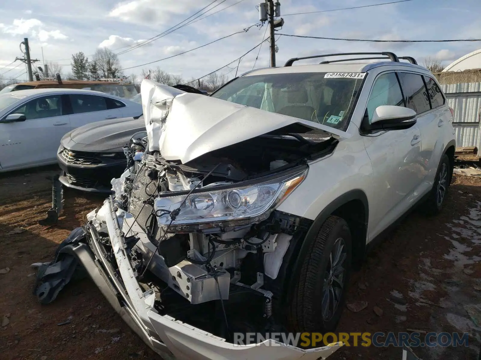 2 Photograph of a damaged car 5TDJZRFH9KS584927 TOYOTA HIGHLANDER 2019