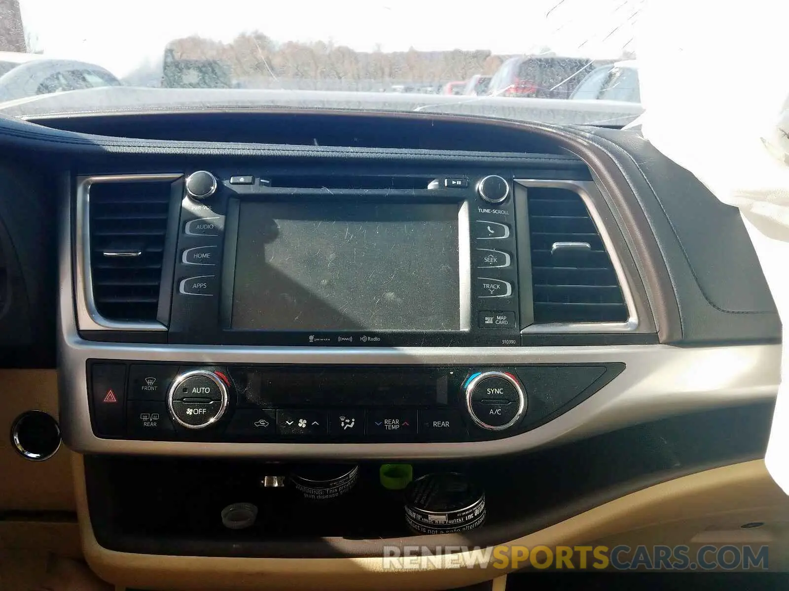 9 Photograph of a damaged car 5TDJZRFH9KS587911 TOYOTA HIGHLANDER 2019