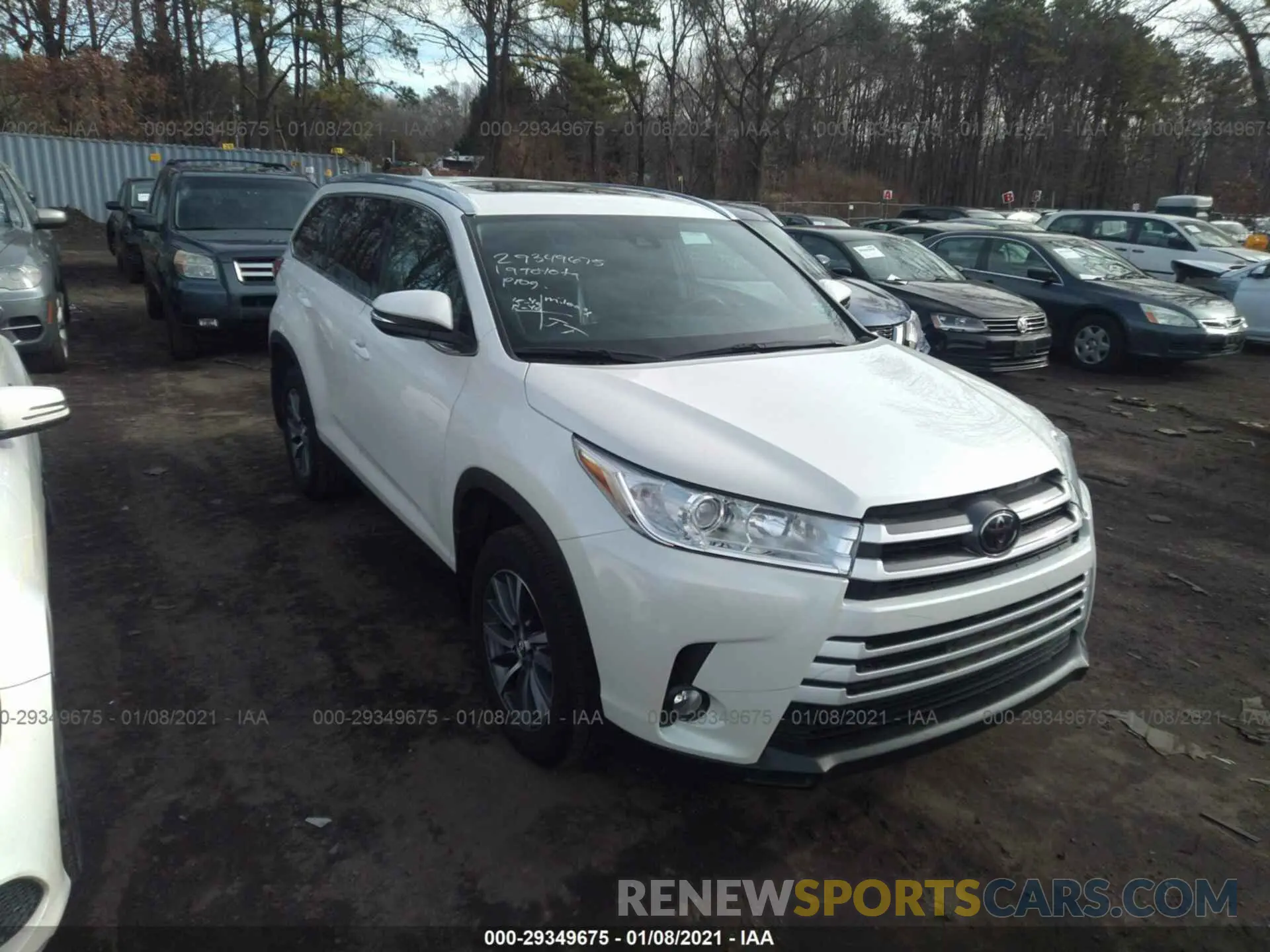 1 Photograph of a damaged car 5TDJZRFH9KS588265 TOYOTA HIGHLANDER 2019