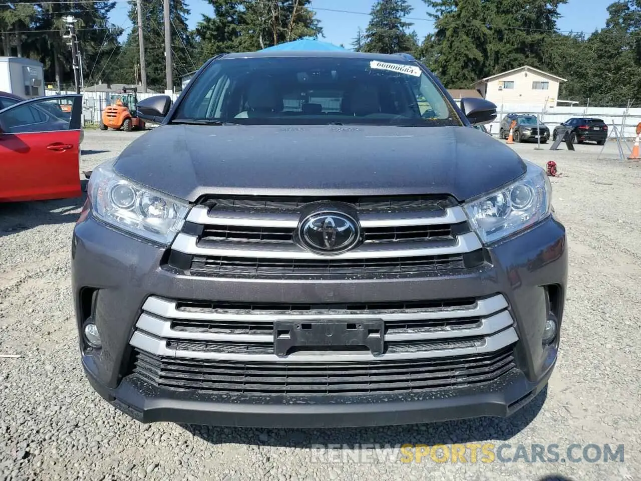 5 Photograph of a damaged car 5TDJZRFH9KS596477 TOYOTA HIGHLANDER 2019