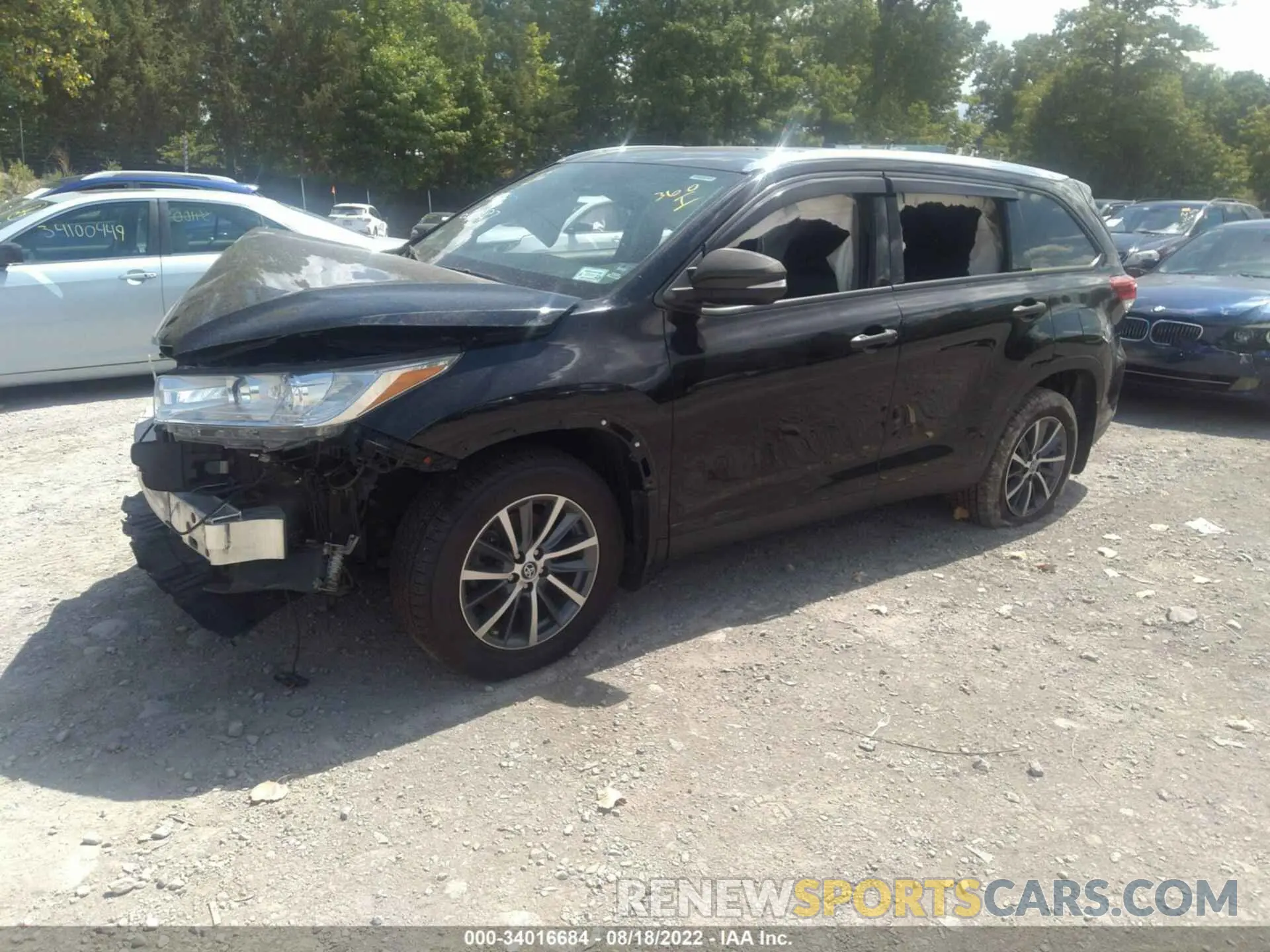 2 Photograph of a damaged car 5TDJZRFH9KS601287 TOYOTA HIGHLANDER 2019
