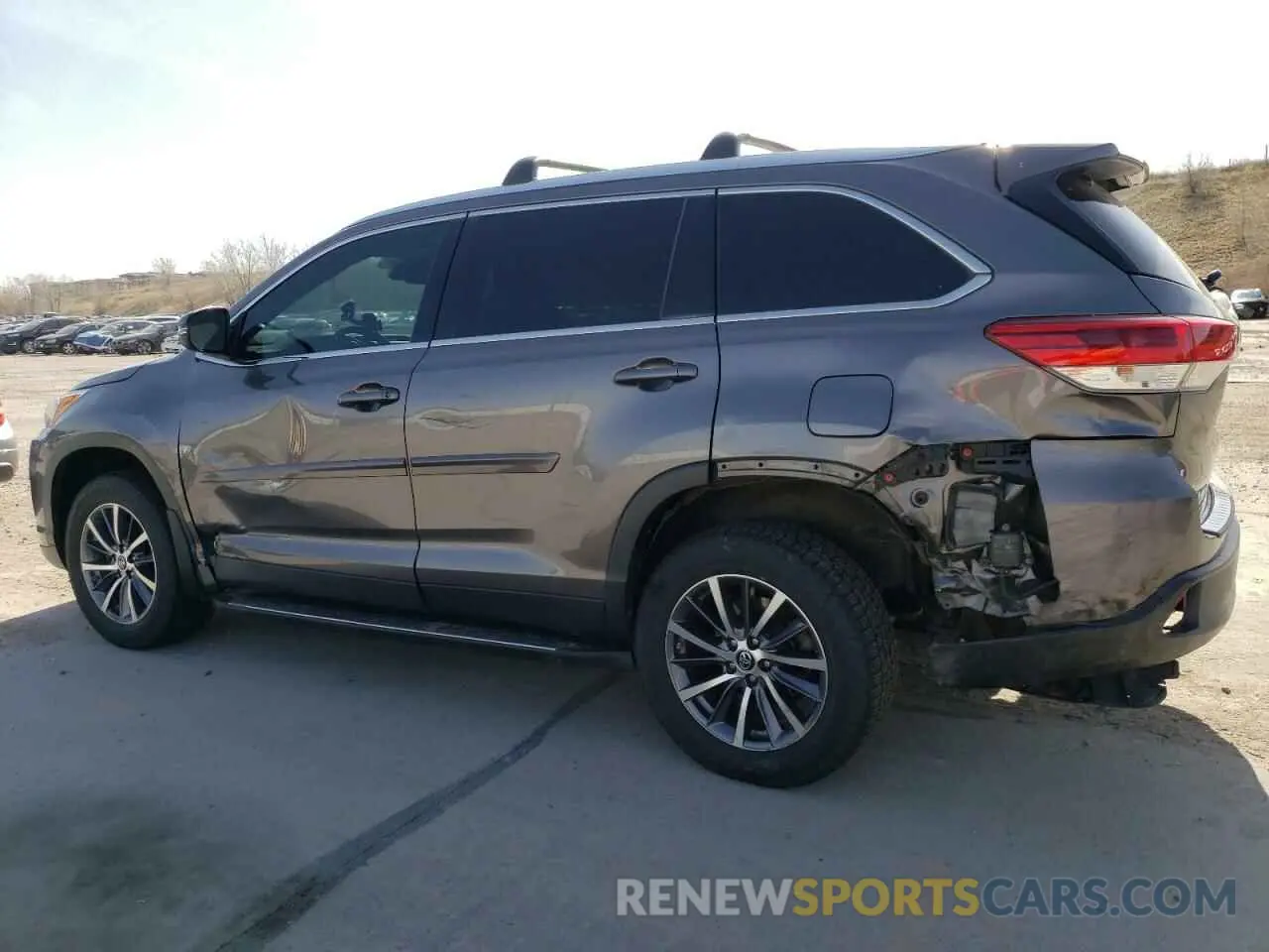 2 Фотография поврежденного автомобиля 5TDJZRFH9KS605582 TOYOTA HIGHLANDER 2019