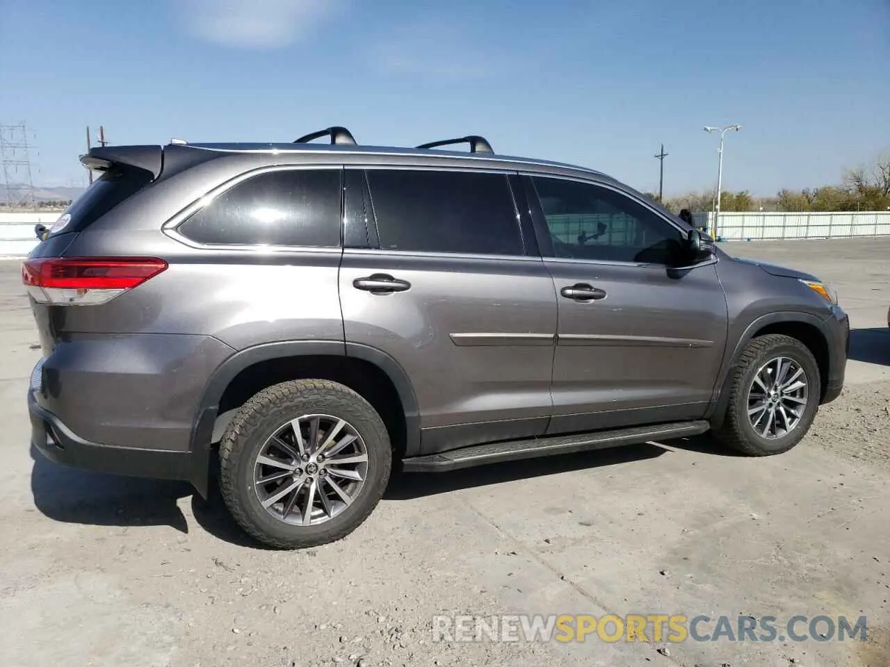 3 Фотография поврежденного автомобиля 5TDJZRFH9KS605582 TOYOTA HIGHLANDER 2019