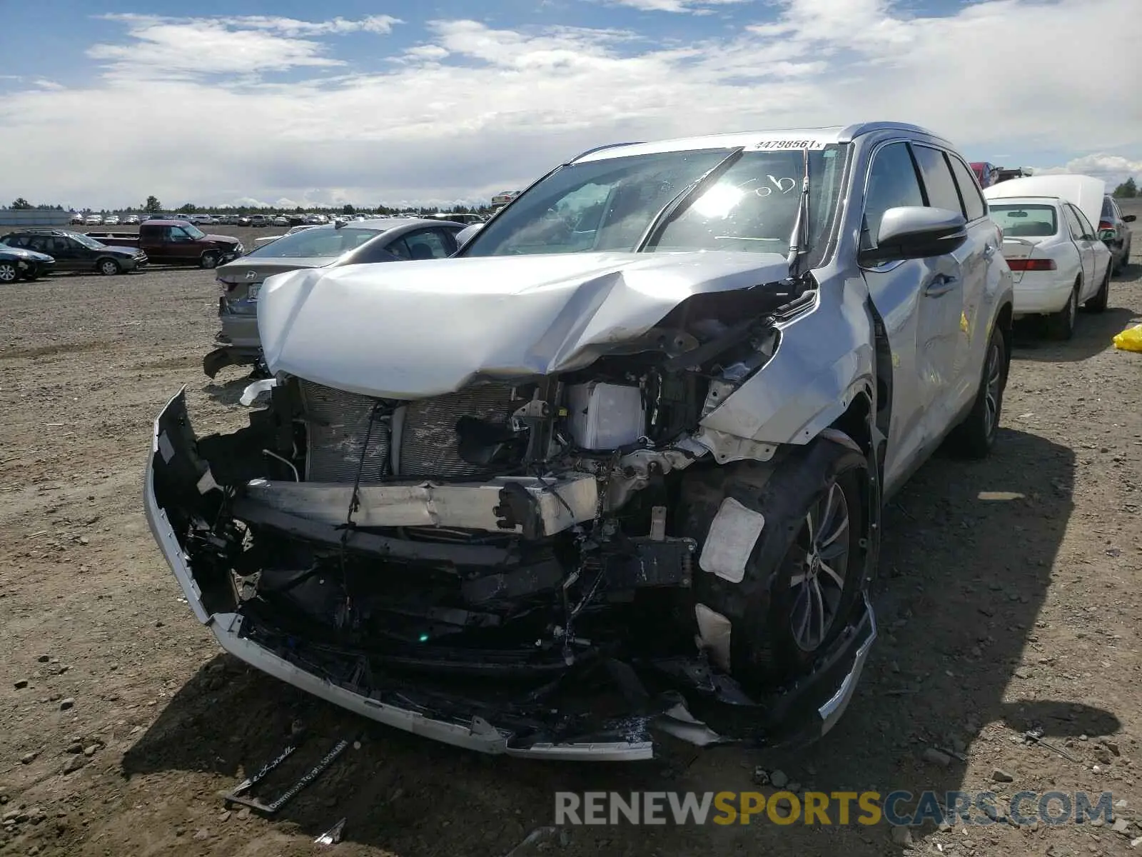 2 Photograph of a damaged car 5TDJZRFH9KS625007 TOYOTA HIGHLANDER 2019