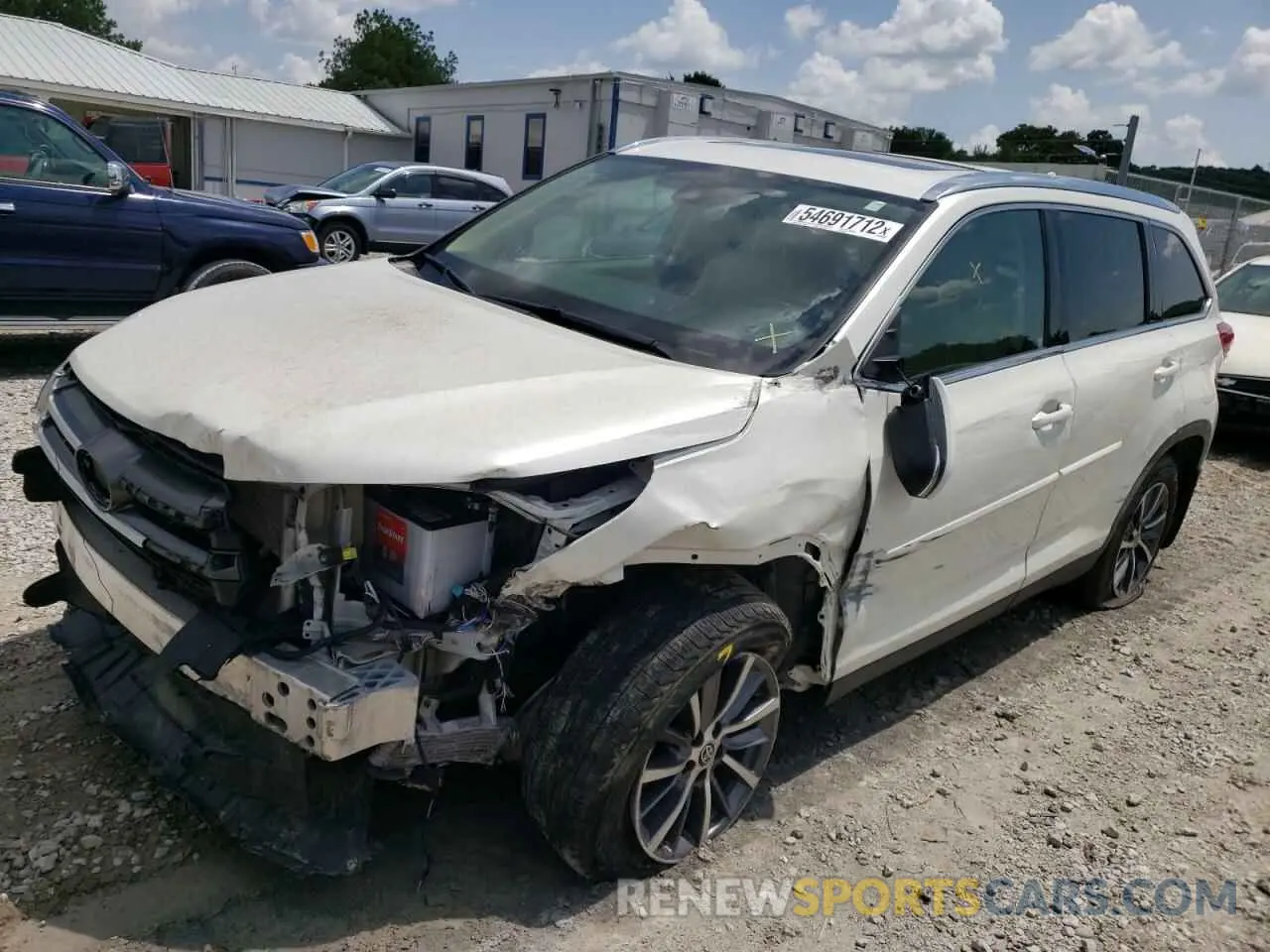 2 Photograph of a damaged car 5TDJZRFH9KS626044 TOYOTA HIGHLANDER 2019
