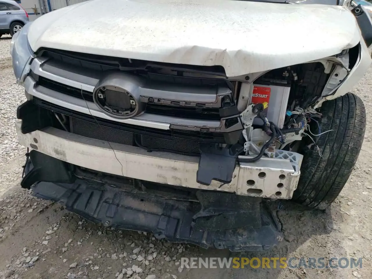 9 Photograph of a damaged car 5TDJZRFH9KS626044 TOYOTA HIGHLANDER 2019