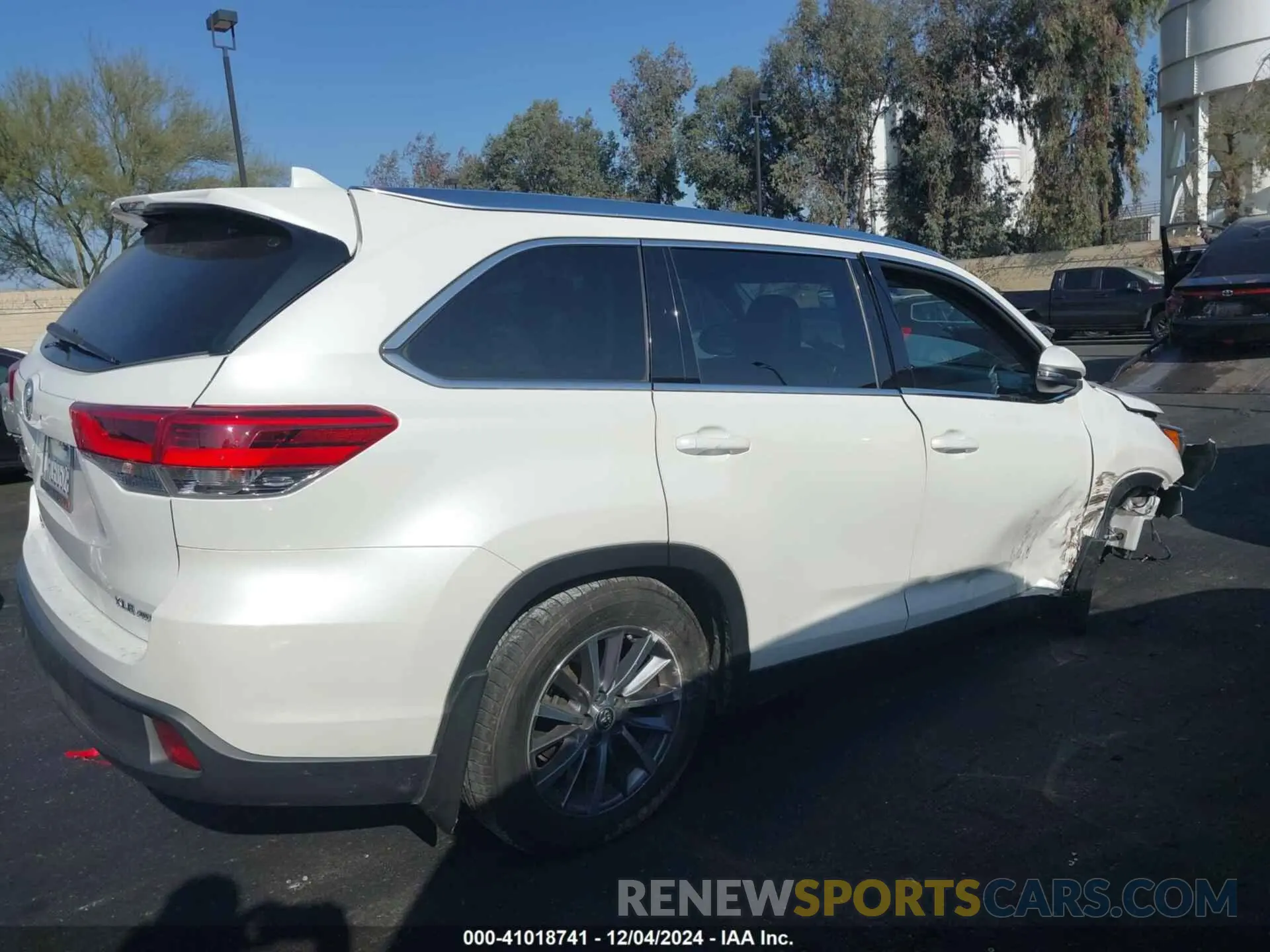 13 Фотография поврежденного автомобиля 5TDJZRFH9KS731473 TOYOTA HIGHLANDER 2019