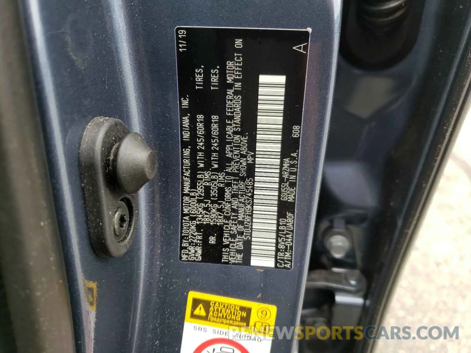 10 Photograph of a damaged car 5TDJZRFH9KS745485 TOYOTA HIGHLANDER 2019