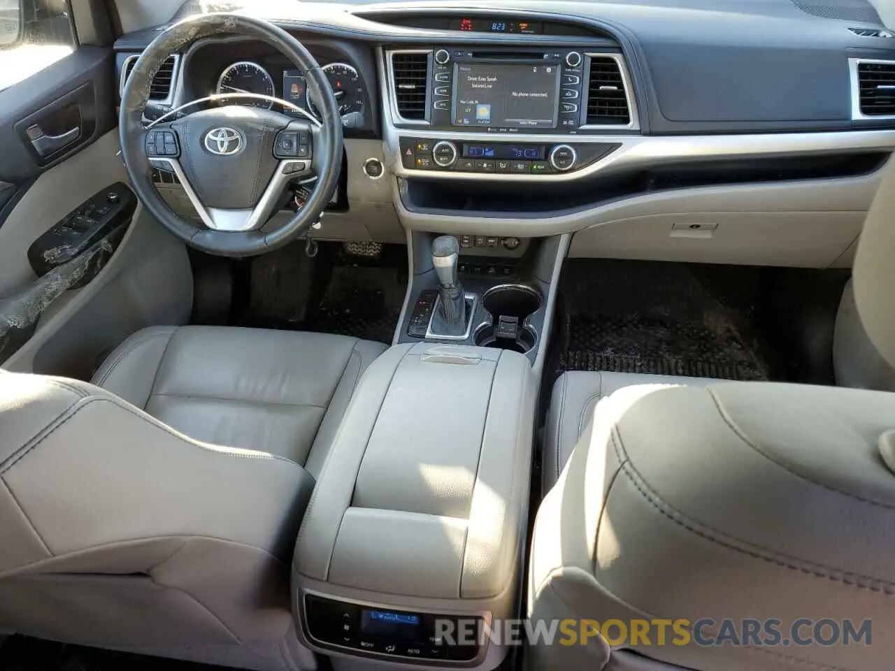 8 Photograph of a damaged car 5TDJZRFH9KS953608 TOYOTA HIGHLANDER 2019