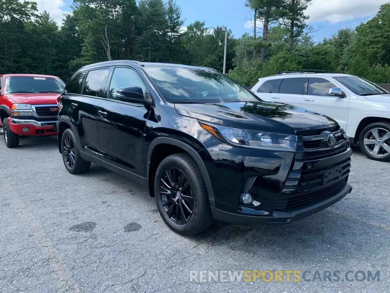 1 Photograph of a damaged car 5TDJZRFH9KS976970 TOYOTA HIGHLANDER 2019