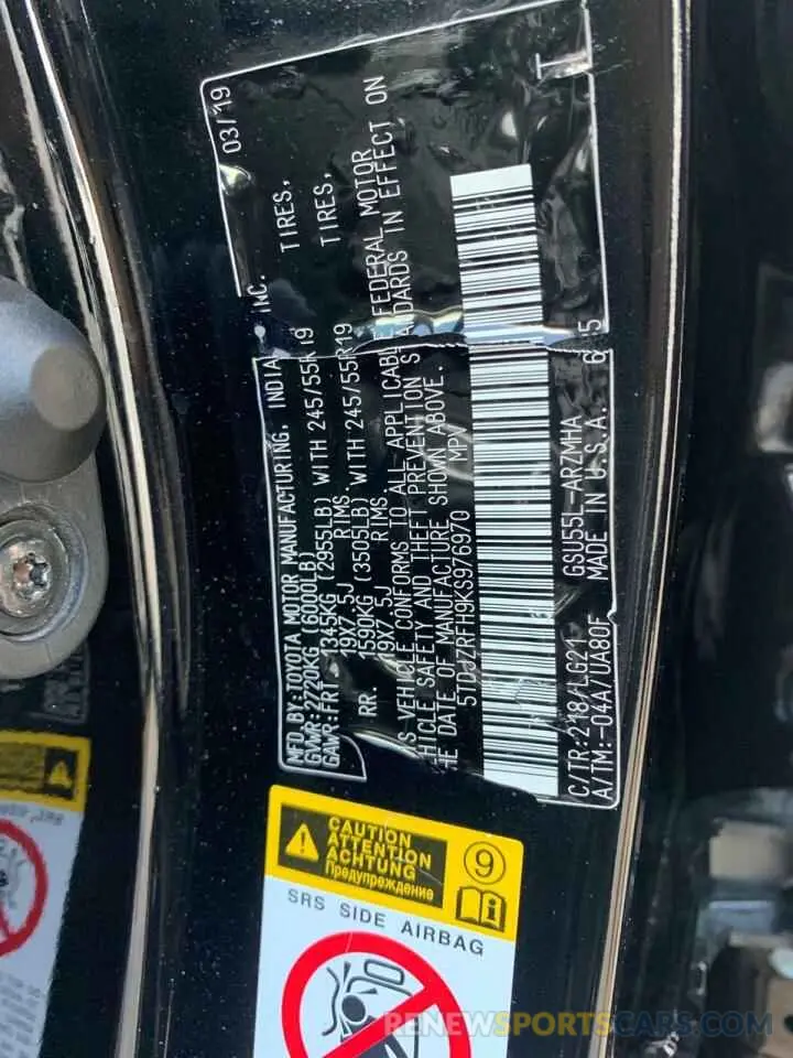 10 Photograph of a damaged car 5TDJZRFH9KS976970 TOYOTA HIGHLANDER 2019