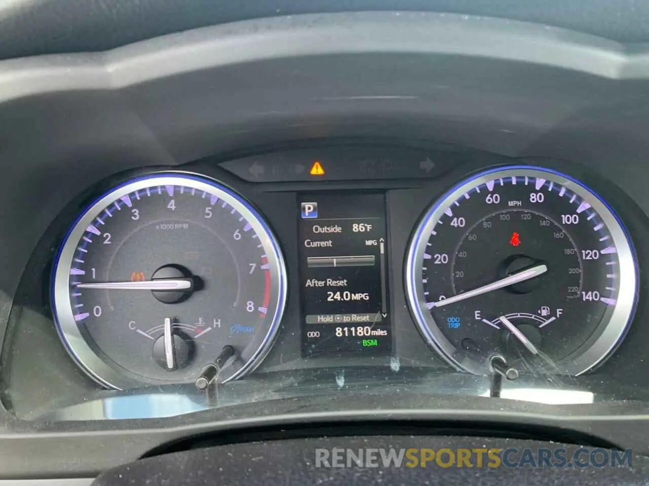 8 Photograph of a damaged car 5TDJZRFH9KS976970 TOYOTA HIGHLANDER 2019