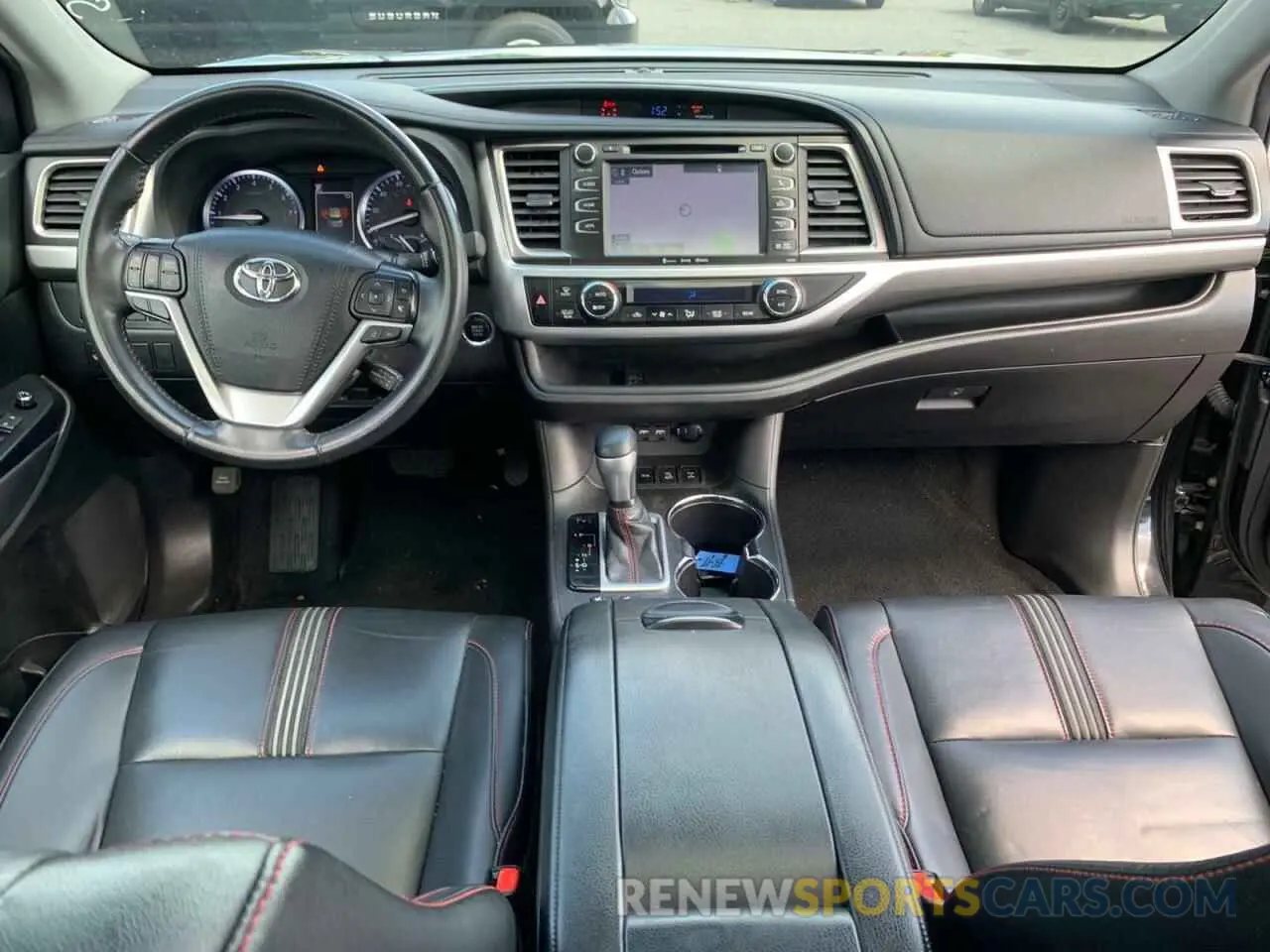 9 Photograph of a damaged car 5TDJZRFH9KS976970 TOYOTA HIGHLANDER 2019