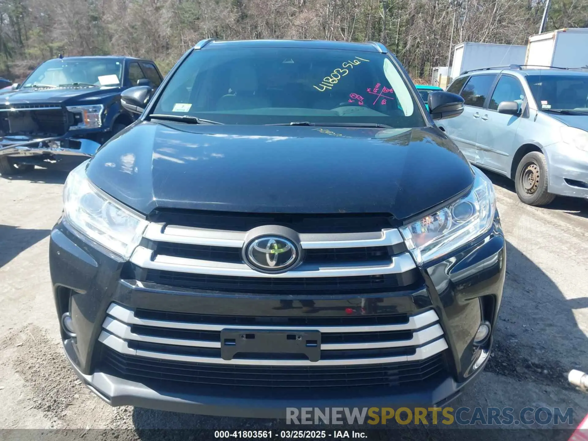 12 Photograph of a damaged car 5TDJZRFHXKS592342 TOYOTA HIGHLANDER 2019