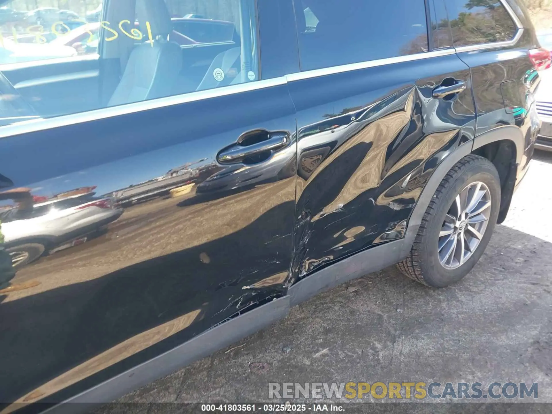6 Photograph of a damaged car 5TDJZRFHXKS592342 TOYOTA HIGHLANDER 2019