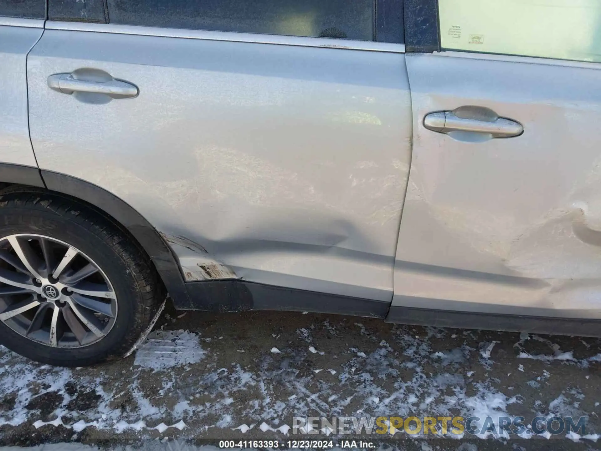 20 Photograph of a damaged car 5TDJZRFHXKS602092 TOYOTA HIGHLANDER 2019