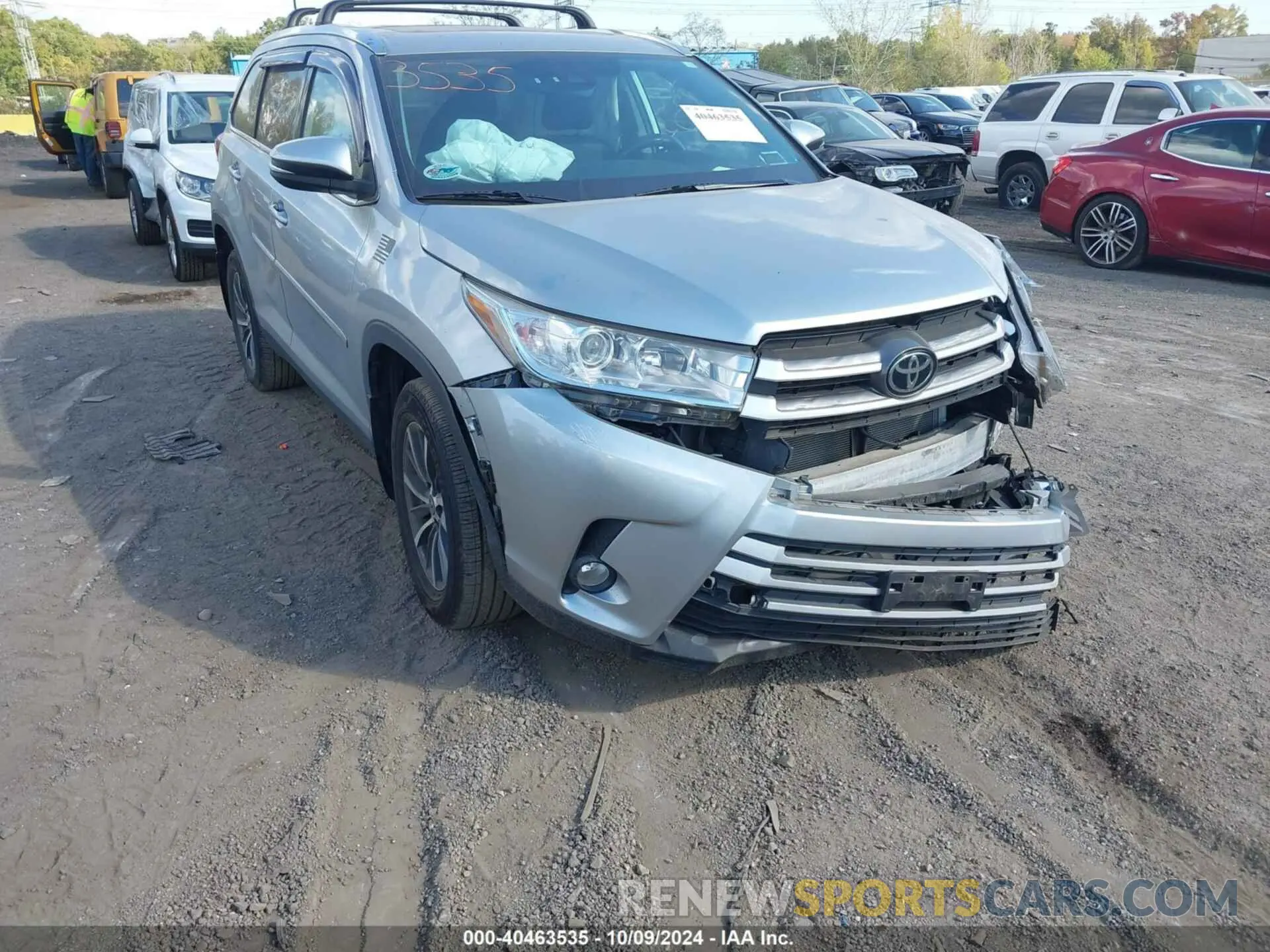 1 Photograph of a damaged car 5TDJZRFHXKS726296 TOYOTA HIGHLANDER 2019