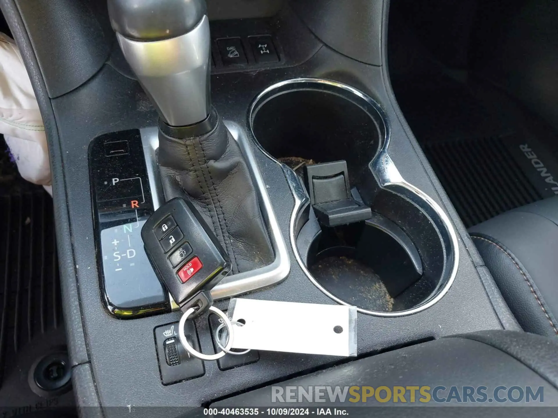 11 Photograph of a damaged car 5TDJZRFHXKS726296 TOYOTA HIGHLANDER 2019