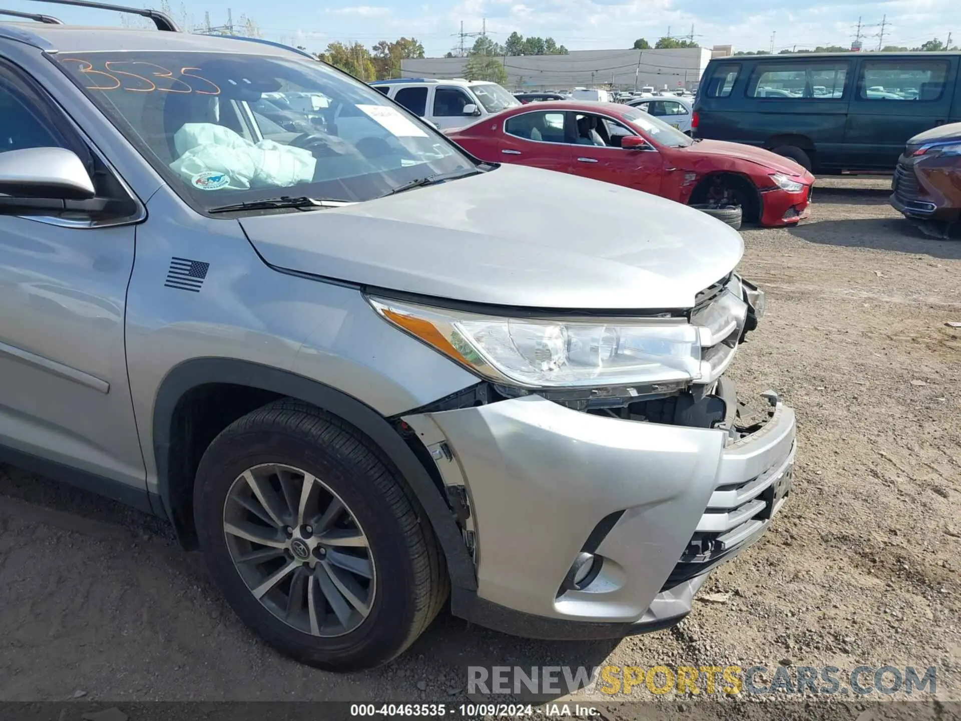 18 Photograph of a damaged car 5TDJZRFHXKS726296 TOYOTA HIGHLANDER 2019