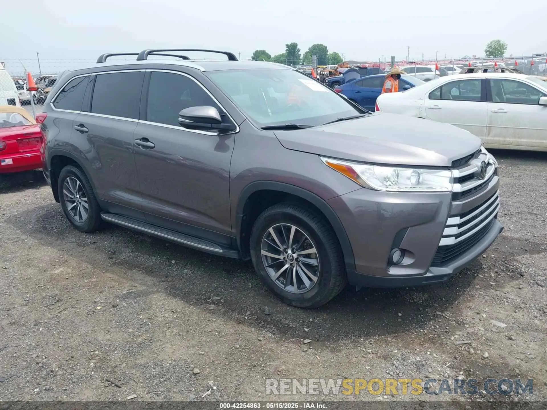 1 Photograph of a damaged car 5TDJZRFHXKS954007 TOYOTA HIGHLANDER 2019