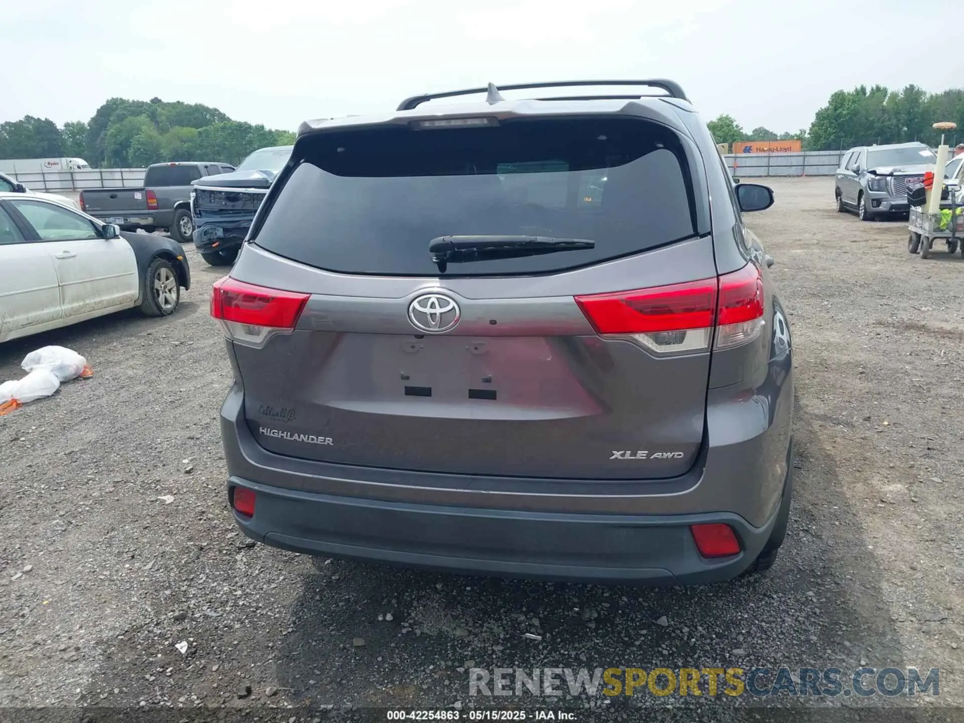 16 Photograph of a damaged car 5TDJZRFHXKS954007 TOYOTA HIGHLANDER 2019