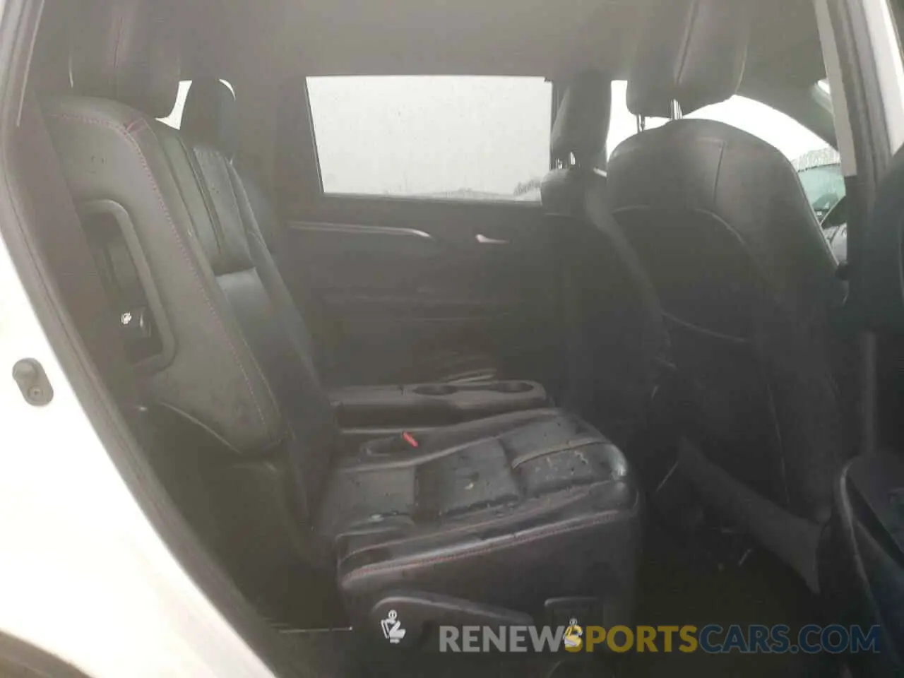 11 Photograph of a damaged car 5TDJZRFHXKS955884 TOYOTA HIGHLANDER 2019