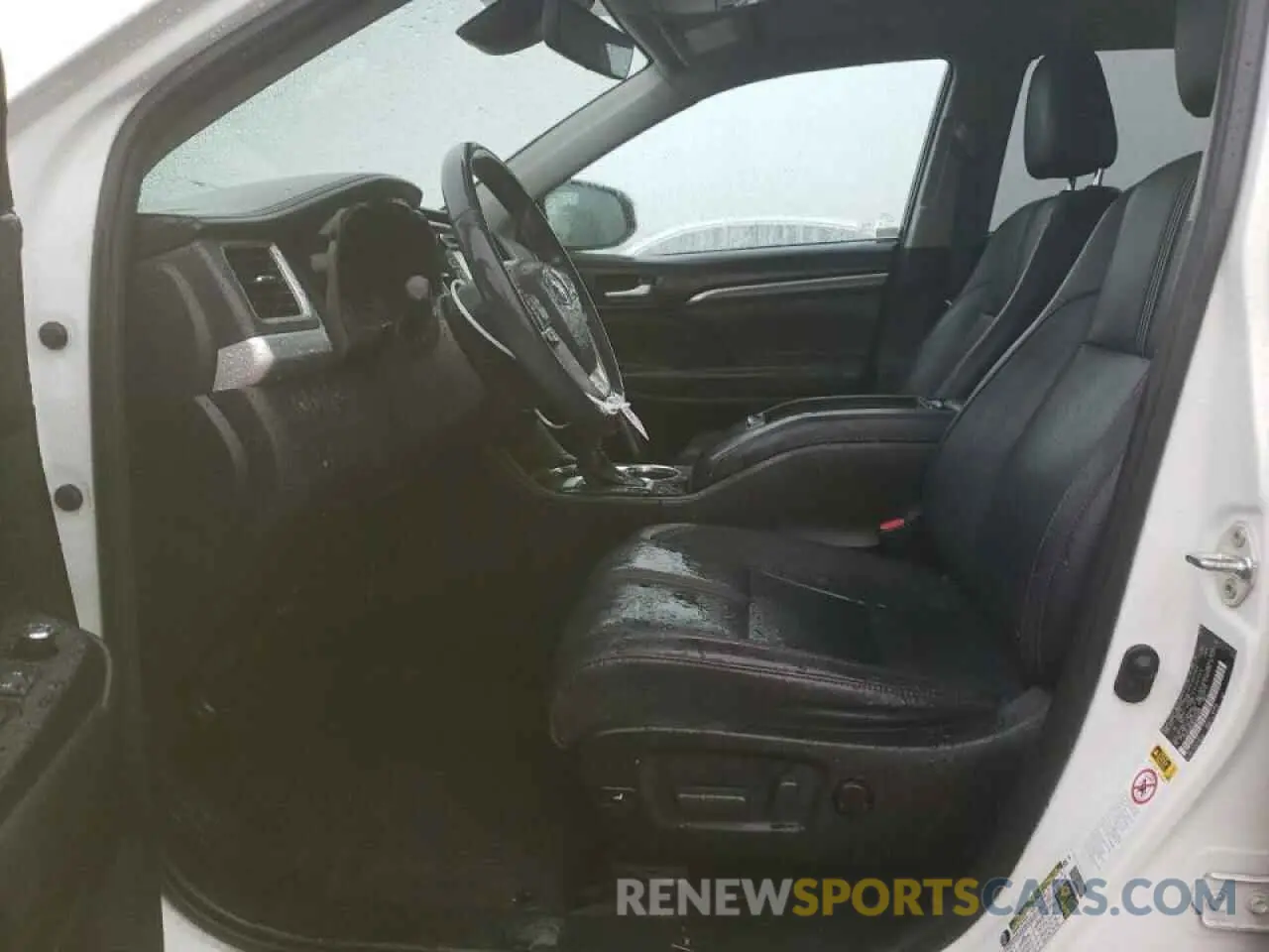 7 Photograph of a damaged car 5TDJZRFHXKS955884 TOYOTA HIGHLANDER 2019