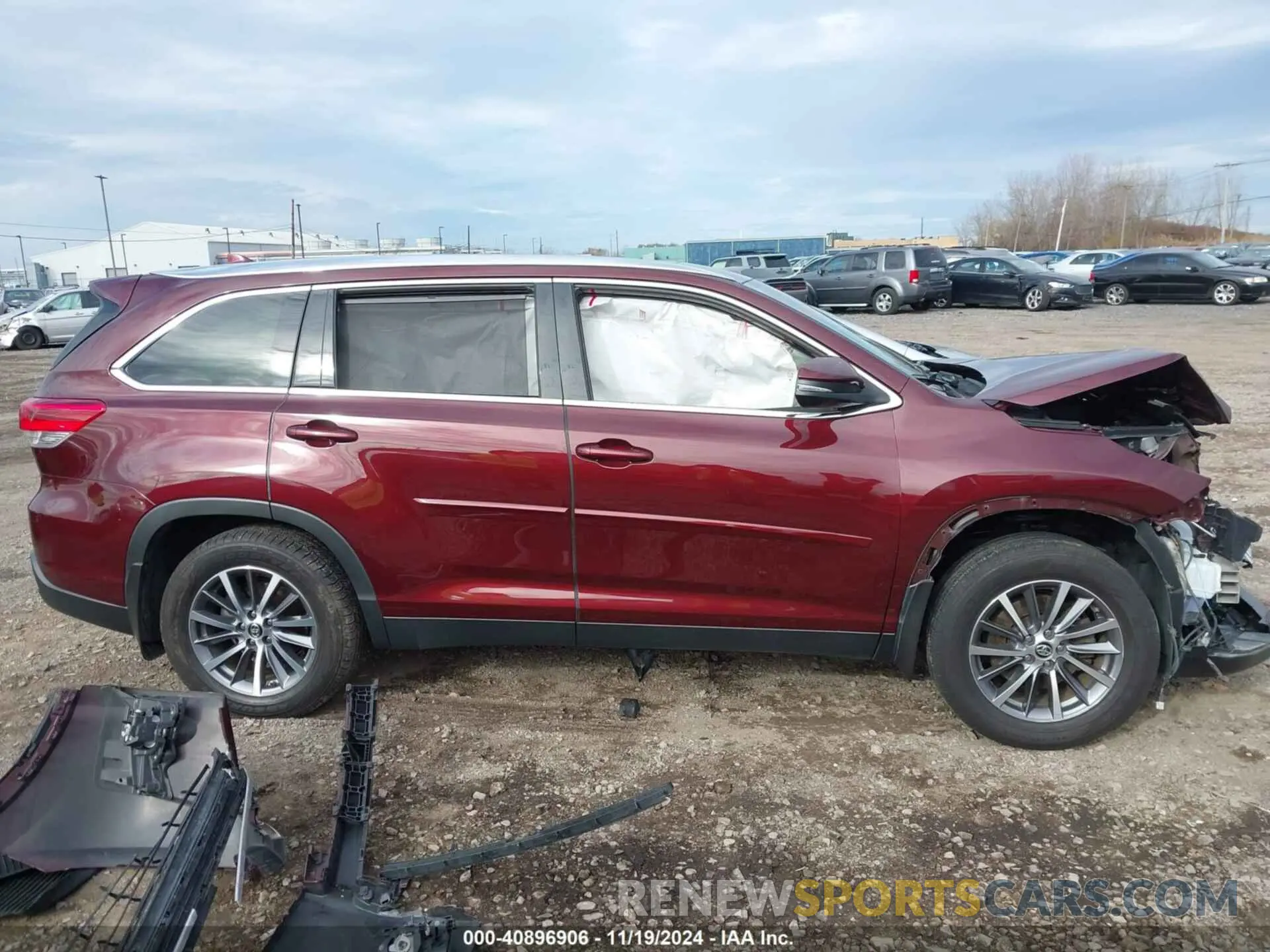 13 Photograph of a damaged car 5TDJZRFHXKS989985 TOYOTA HIGHLANDER 2019