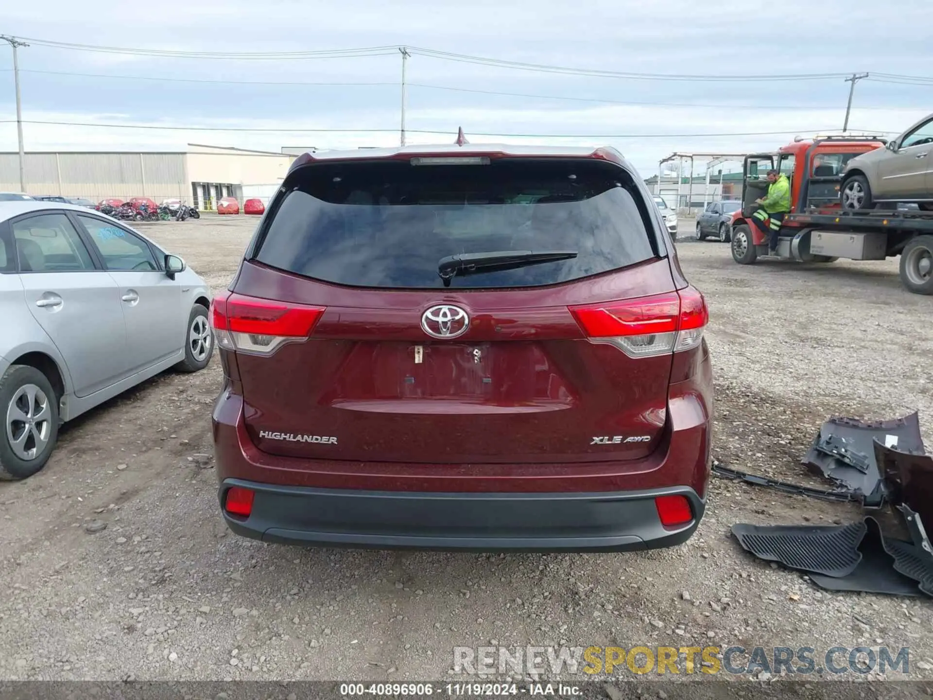 16 Photograph of a damaged car 5TDJZRFHXKS989985 TOYOTA HIGHLANDER 2019