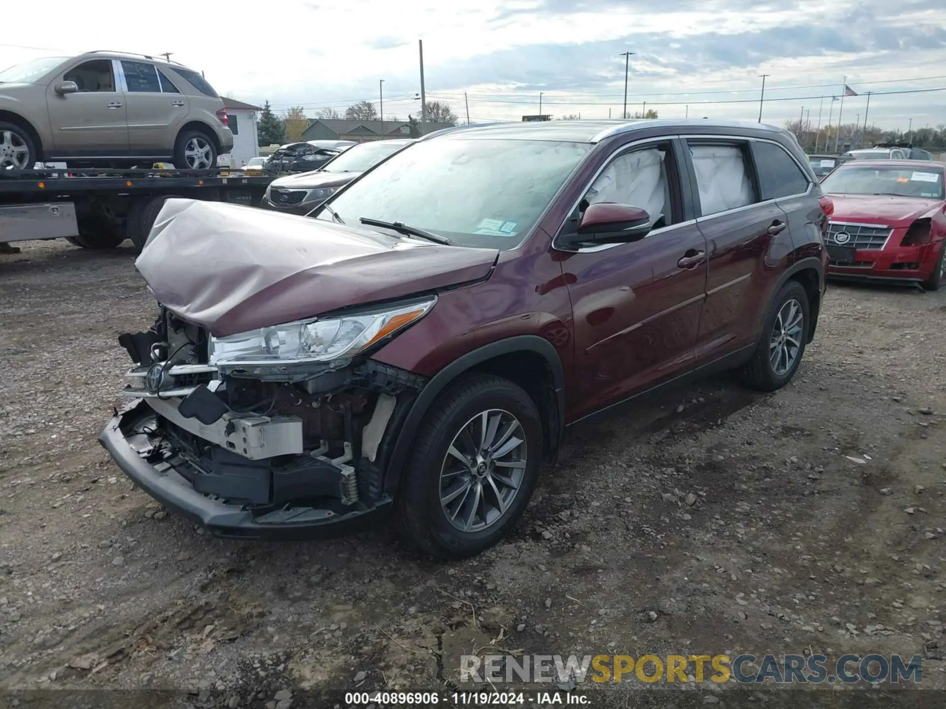 2 Photograph of a damaged car 5TDJZRFHXKS989985 TOYOTA HIGHLANDER 2019
