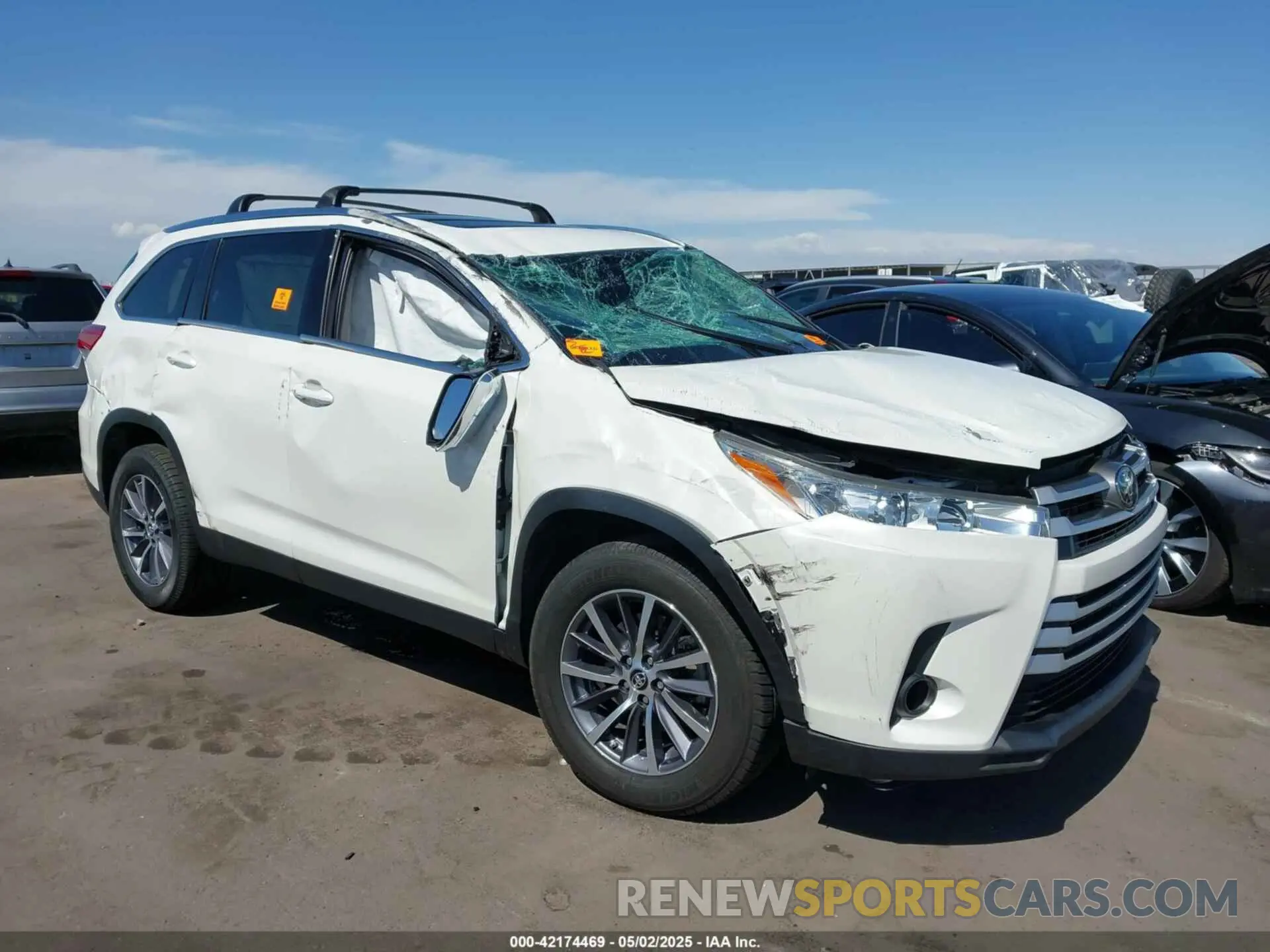 1 Фотография поврежденного автомобиля 5TDKZRFH0KS314263 TOYOTA HIGHLANDER 2019