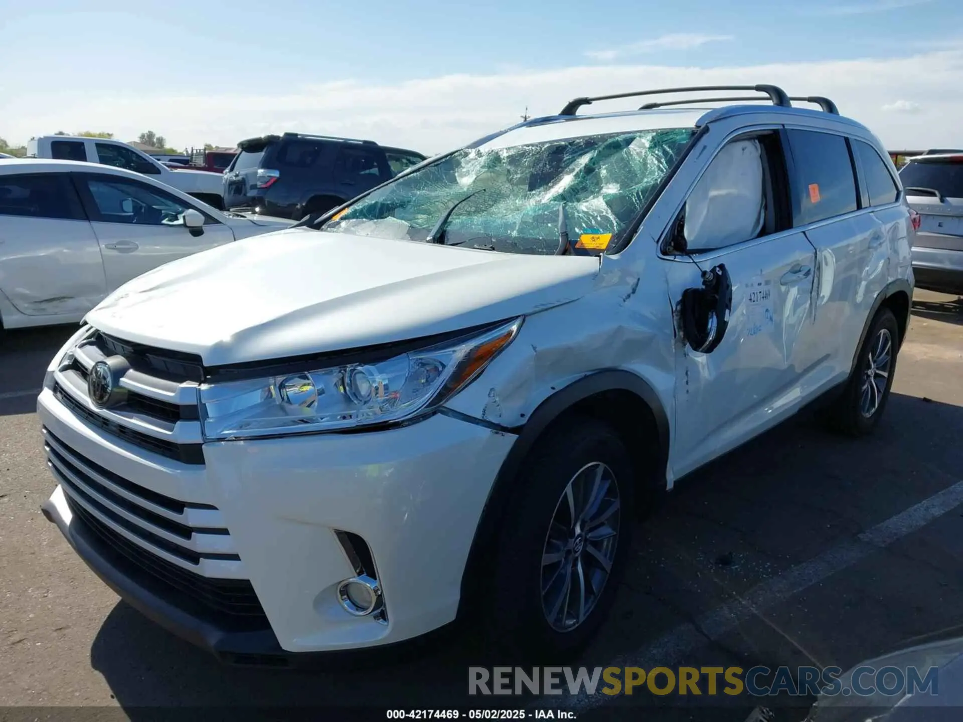 2 Фотография поврежденного автомобиля 5TDKZRFH0KS314263 TOYOTA HIGHLANDER 2019