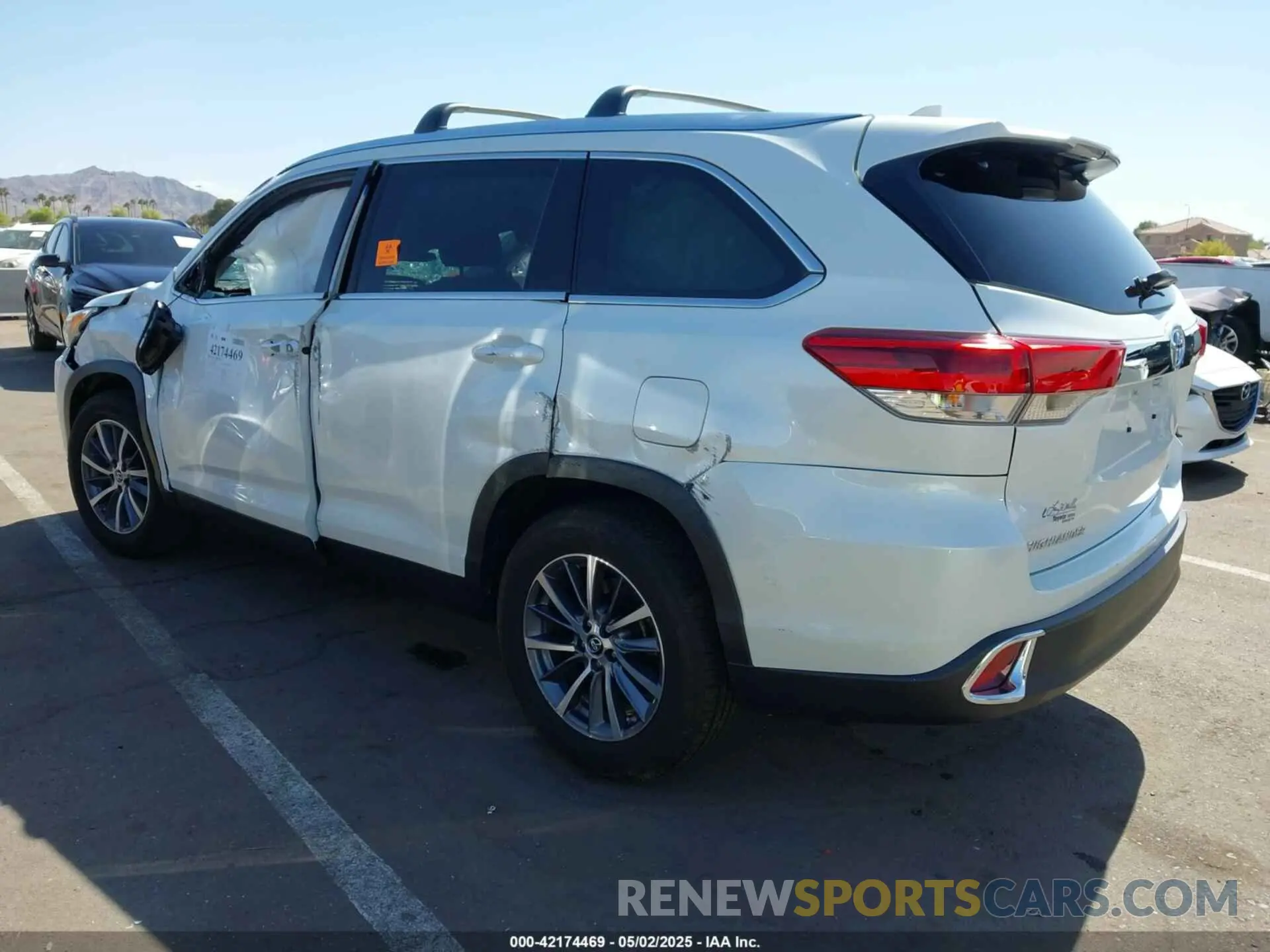 3 Фотография поврежденного автомобиля 5TDKZRFH0KS314263 TOYOTA HIGHLANDER 2019