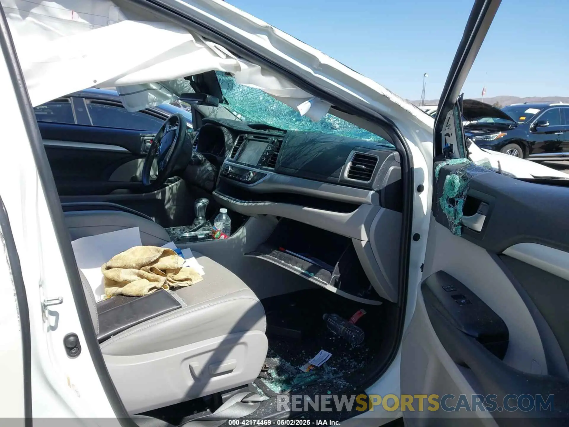 5 Фотография поврежденного автомобиля 5TDKZRFH0KS314263 TOYOTA HIGHLANDER 2019