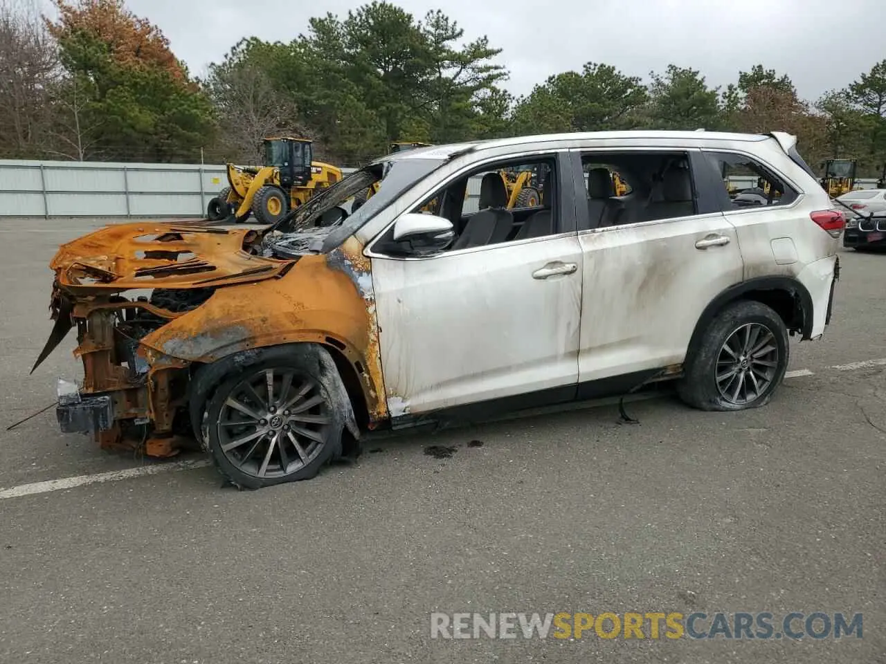 1 Photograph of a damaged car 5TDKZRFH0KS357453 TOYOTA HIGHLANDER 2019